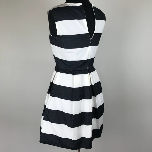 Gap Black & White Stripe Fit & Flare Dress Size 2 - Picture 7 of 10